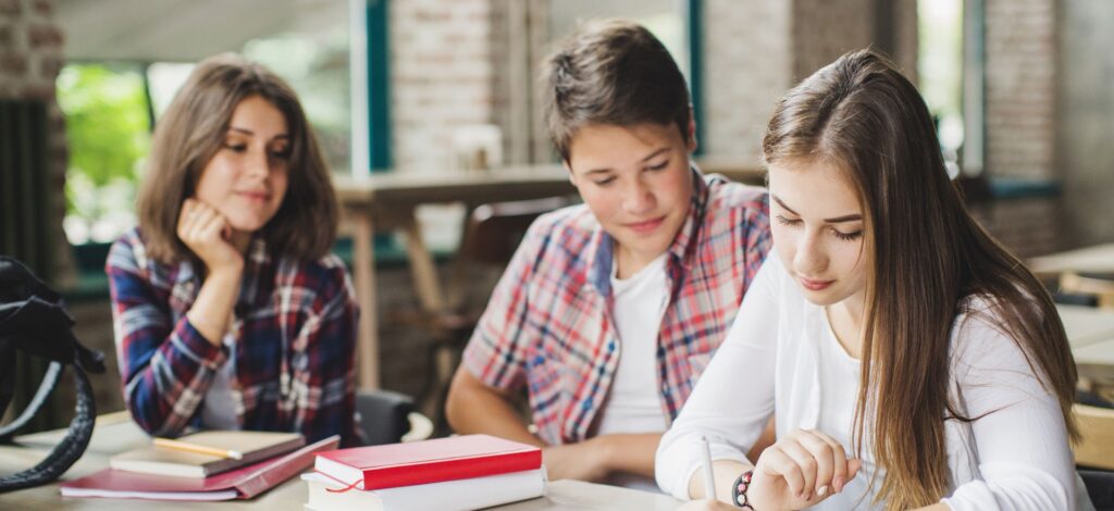 Öğrencilerin Para Kazanabileceği Kolay İşler