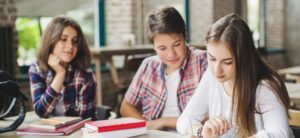 Öğrencilerin Para Kazanabileceği Kolay İşler